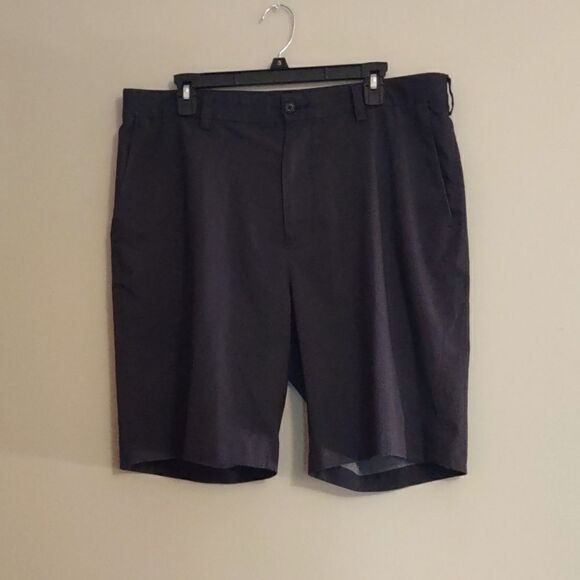 Roundtree and Yorke Men's 36 Black Gray Performance Golf Shorts - Picture 1 of 5